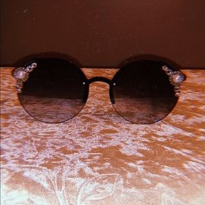 Boutique Style Round Sunnies